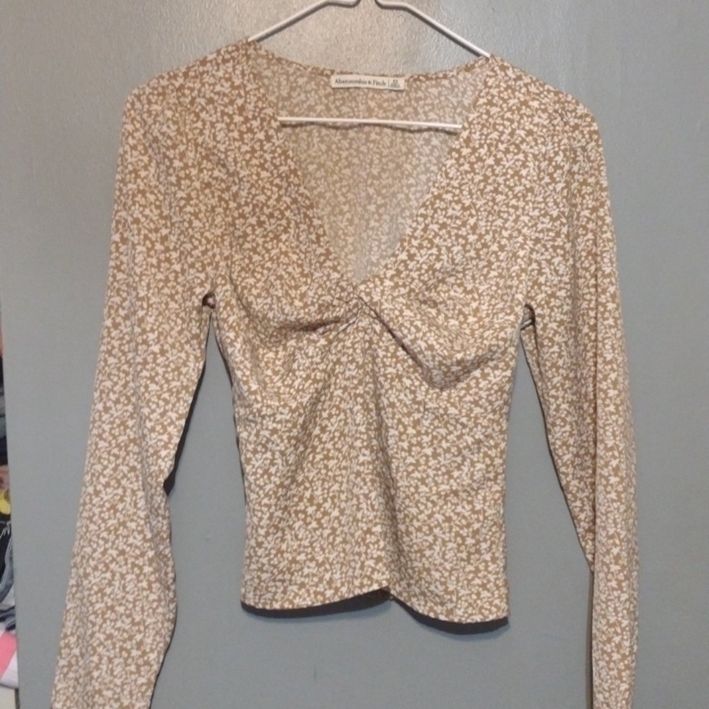 Abercrombie and Fitch Long Sleeve Twist front floral Blouse in XS
